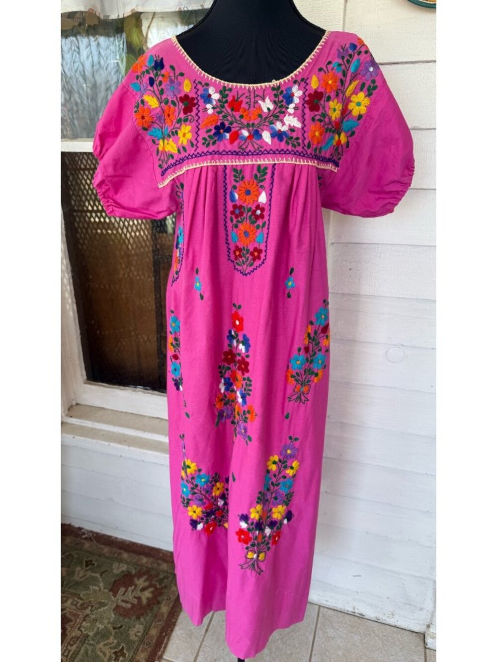 Vintage 70's Fuchsia Pink Mexico Floral Embroidery Midi Dress Size M/L
